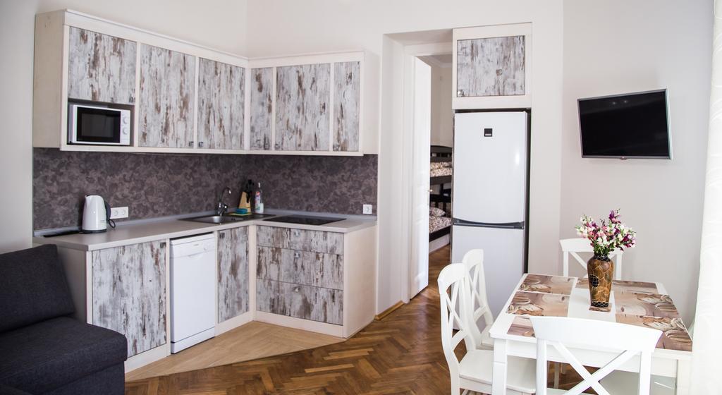 Apartments White House Λβιβ Δωμάτιο φωτογραφία