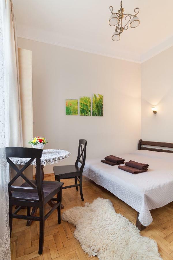 Apartments White House Λβιβ Εξωτερικό φωτογραφία